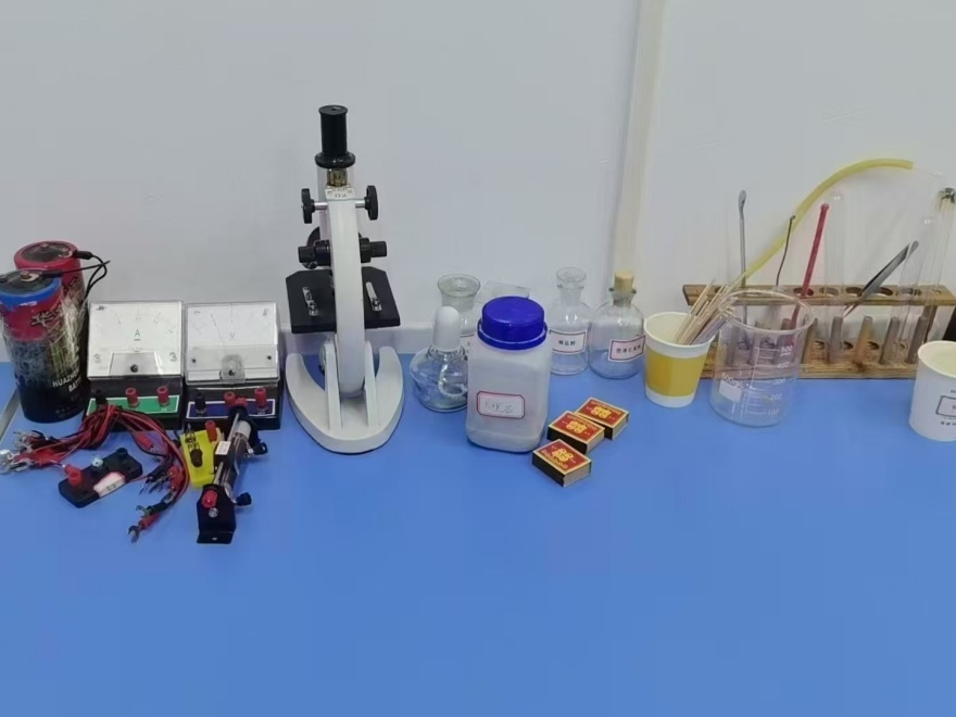 郑州初三理化生实验课程