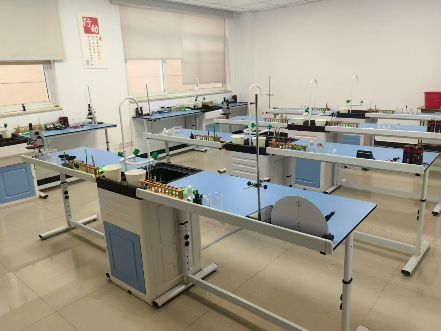 郑州初三理化生实验课程