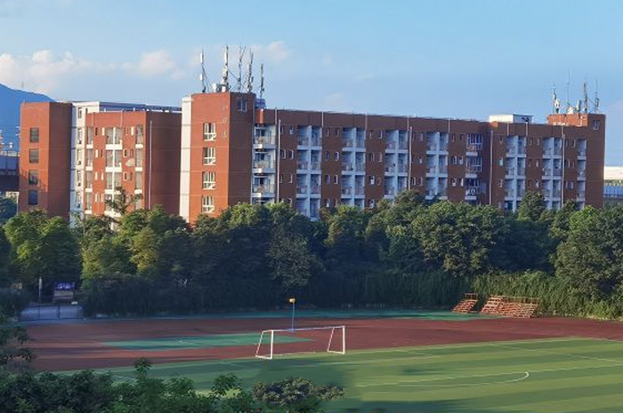 重庆经贸中等专业学校校区环境