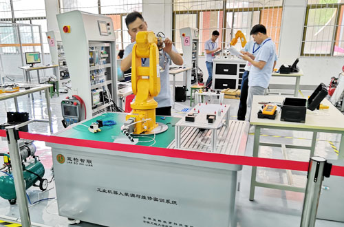 合肥蓝柏匠才校区环境