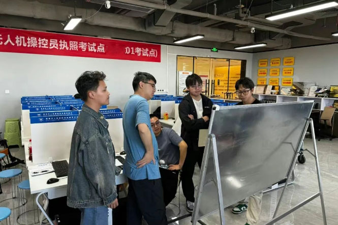 深圳鑫翔无人机校区环境