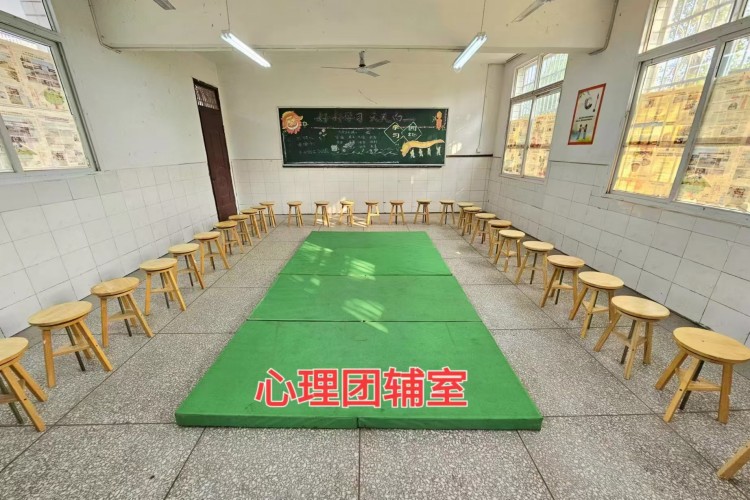 四川叛逆管教学校心理辅导室