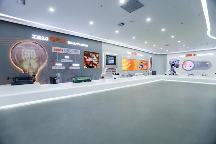 苏州富纳职业学校