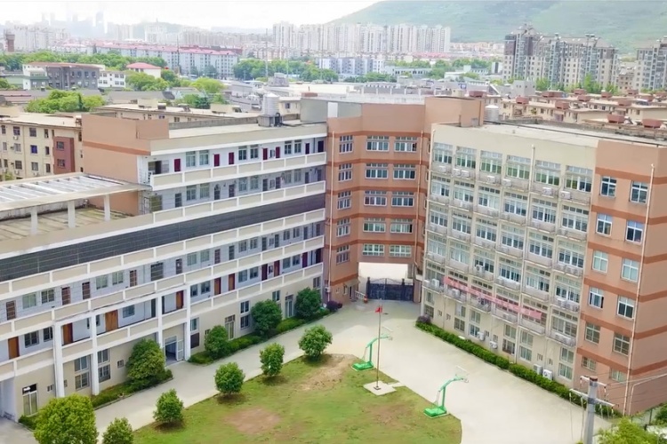 无锡太湖复读学校