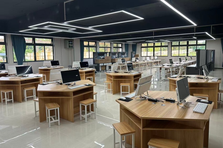 佛山市华厦技工学校
