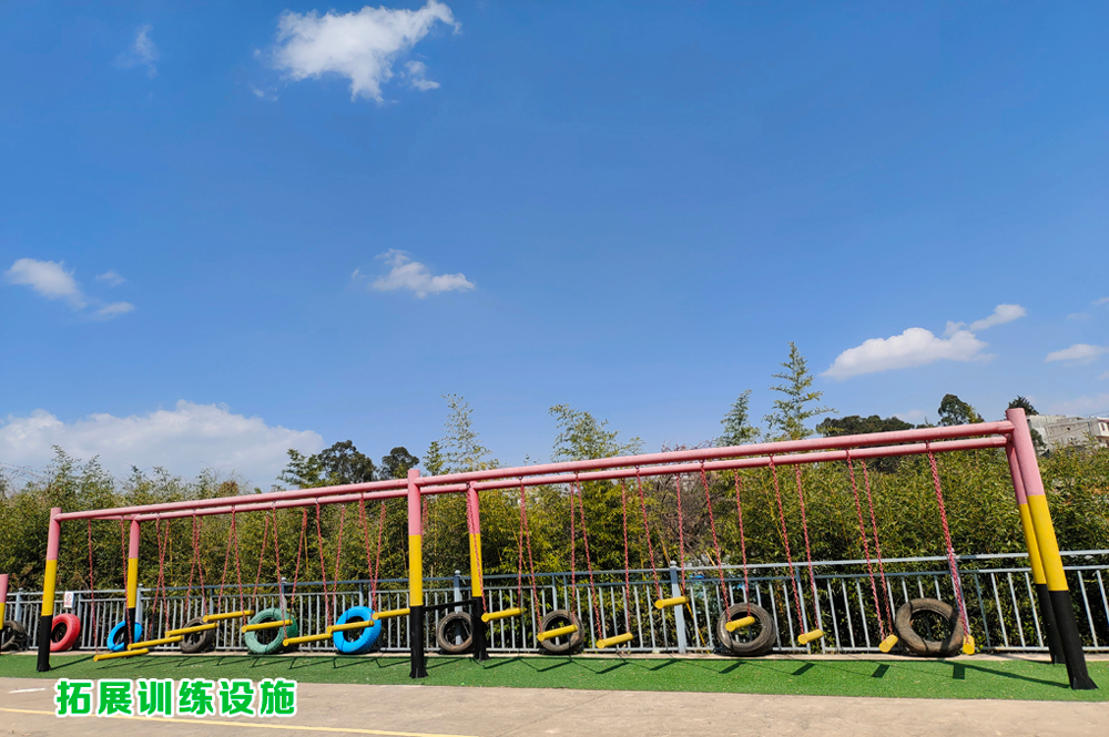 昆明快乐少年军事夏令营