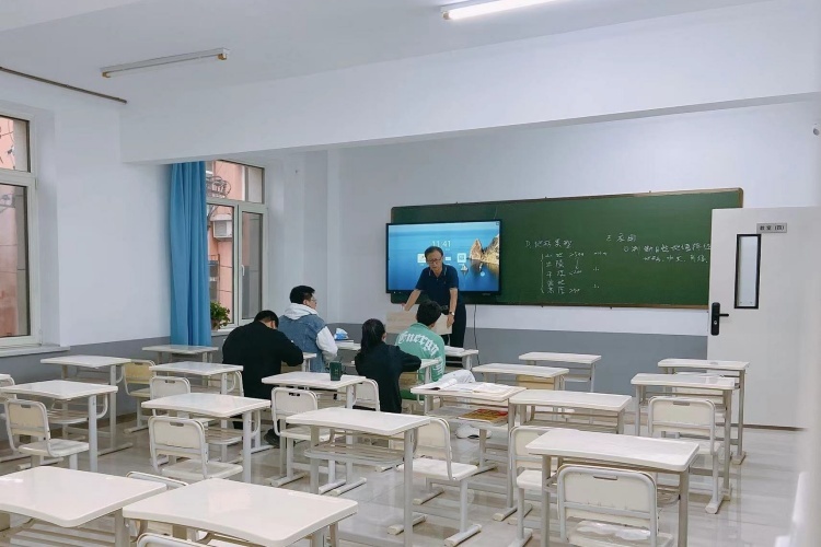 沈阳新励成高考培训学校